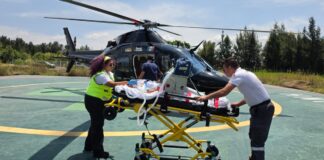Trasladan en ambulancia aérea a menor de 13 años de Huauchinango