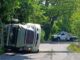 Volcadura de tráiler obstruye parcialmente la Equimita-Huehuetla