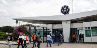 Trabajadores de VW votan este viernes oferta de aumento global