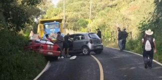 Fuerte choque deja dos heridos graves en la Zacapoaxtla-Cuetzalan