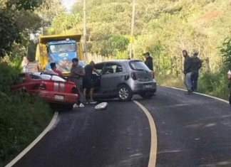 Fuerte choque deja dos heridos graves en la Zacapoaxtla-Cuetzalan