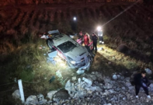 Automóvil cae a barranca en la Cuacnopalan-Cuapiaxtla; muere un menor
