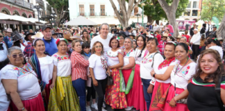 Celebran fiestas patrias con activación física musicalizada en Puebla