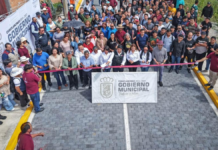 Cuautlancingo entrega pavimentación de calle Tierra y Libertad