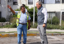 Pepe Chedraui supervisa trabajos de bacheo en calle 33 Poniente