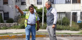 Pepe Chedraui supervisa trabajos de bacheo en calle 33 Poniente