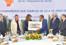 Metro de la CDMX celebra 57 años con “cachito” de la Lotería Nacional