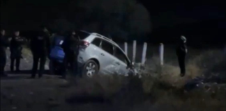 Camioneta de presuntos asaltantes se estrella en la Cuacnopalan-Oaxaca