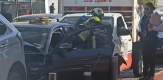 Hombre queda prensado tras carambola en la en Calzada Zaragoza