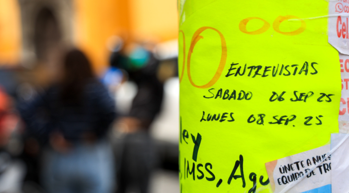 Informalidad y bajos salarios frenan competitividad laboral de Puebla