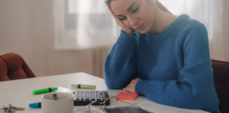 42% de las mujeres en México vive con estrés financiero alto