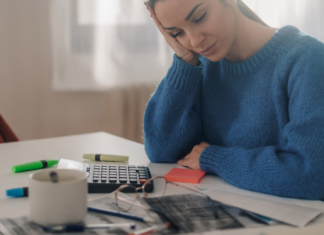 42% de las mujeres en México vive con estrés financiero alto