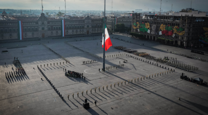 México rinde homenaje a víctimas de los sismos de 1985 y 2017