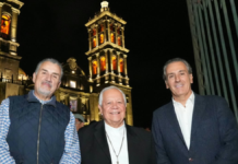 Pepe Chedraui enciende nueva iluminación de la Catedral de Puebla