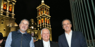 Pepe Chedraui enciende nueva iluminación de la Catedral de Puebla