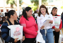 Zacatlán entrega 5 mil kits escolares en tres juntas auxiliares