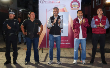 Llevan luminarias LED a la colonia Revolución Mexicana de Puebla