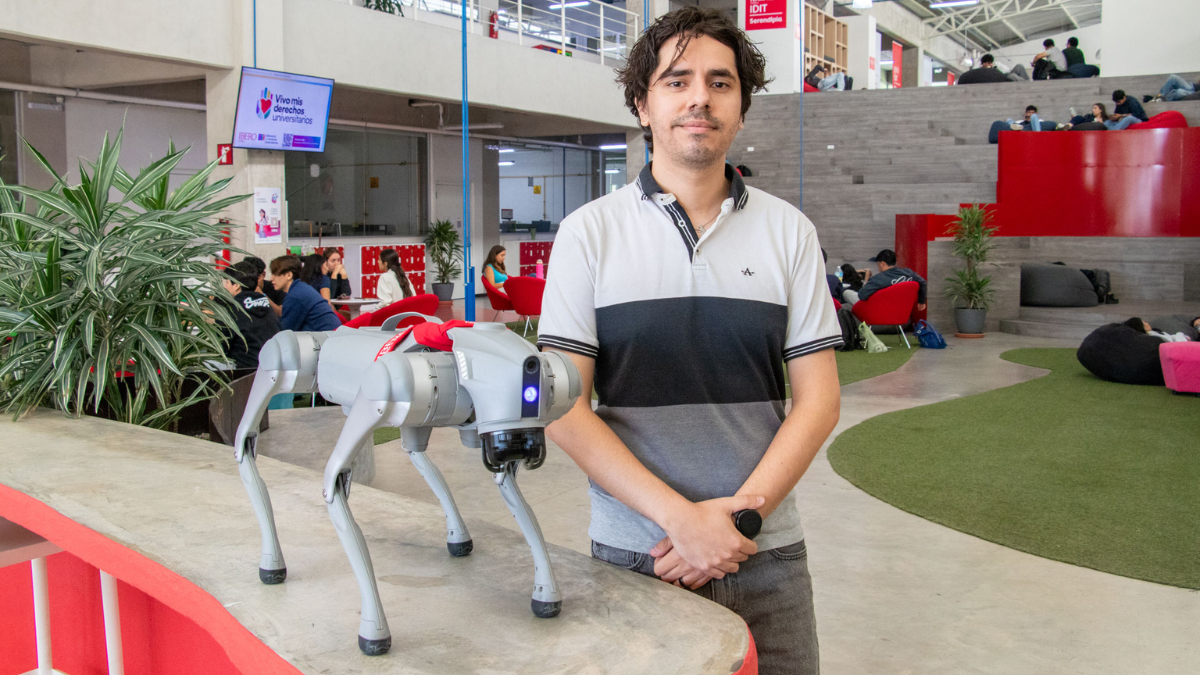 IBERO Puebla incorpora perro robot para formación tecnológica