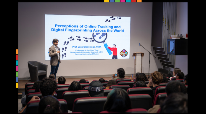 Experto aborda privacidad digital durante conferencia en la UDLAP