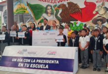 Lupita Cautle reconoce a alumnos destacados de la primaria “Justo Sierra”