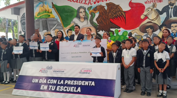 San Andrés Cholula entrega apoyo educativo a primaria “Justo Sierra”