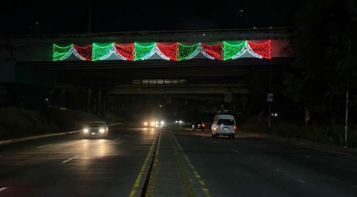 Puebla ilumina 19 bajo puentes por festividades patrias