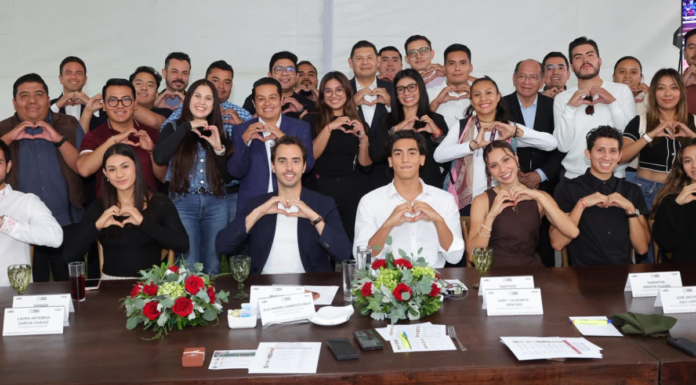 Puebla reconoce a atletas por sus 10 medallas en Santo Domingo