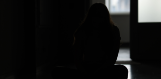 Niña de 4 años fue retenida para obligar a su madre a prostituirse en Puebla