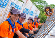 Estudiantes Anáhuac Puebla construyen casas para familias de la Sierra