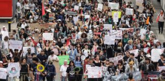 Universitarios marchan en Puebla a 58 años de la Masacre de Tlatelolco