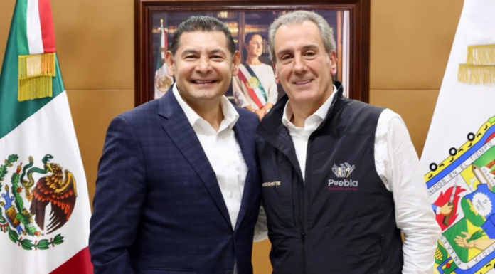 Alejandro Armenta reporta a Pepe Chedraui inversión de 11 mil 500 mdp