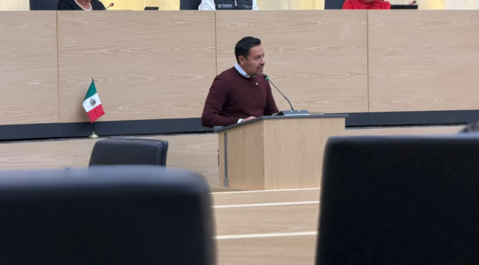 Andrés Villegas defiende reforma sobre nacionalidad de gobernantes