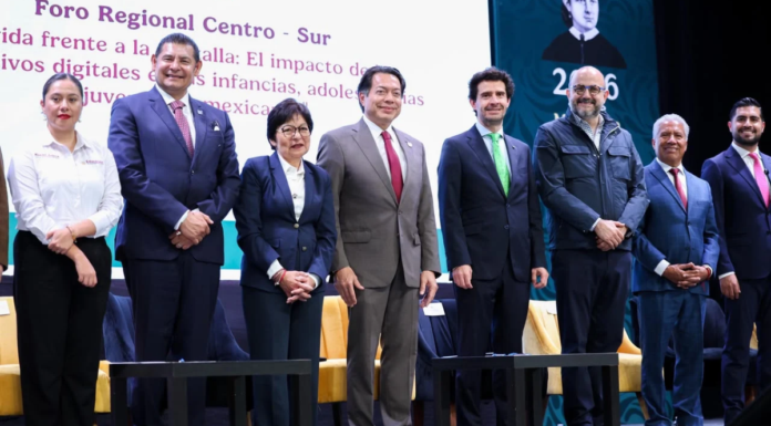 UNESCO pide poner la educación al centro del uso tecnológico