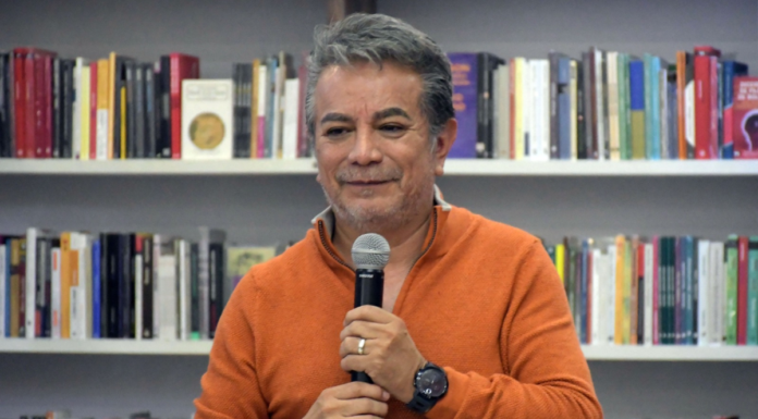 Freddy Ortega presenta su autobiografía en BUAP Librerías