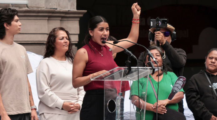 Gaby “La Bonita” Sánchez inicia búsqueda por la alcaldía de Puebla