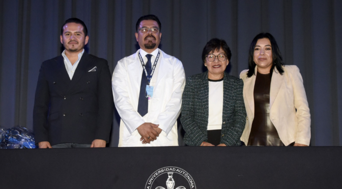 Lilia Cedillo reconoce a médicas y médicos del Hospital Universitario