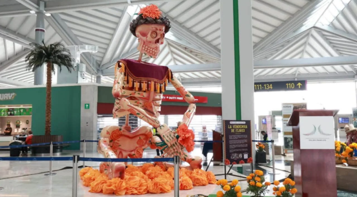 Catrina “La Vendedora de Flores” de Atlixco llega al AIFA