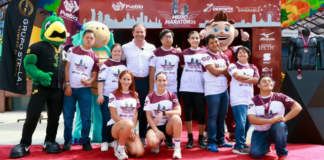 Revelan playera y medalla del Medio Maratón 21K Puebla 2026