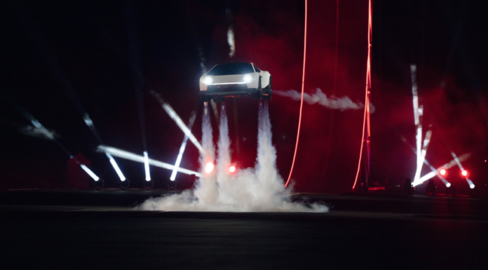 ¿Un auto volador? Elon Musk presenta el nuevo Tesla Roadster