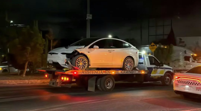 Tesla atropella a dos hermanos en la federal México-Veracruz