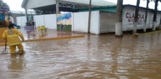 Lluvias dejan inundaciones y daños en municipios de Puebla