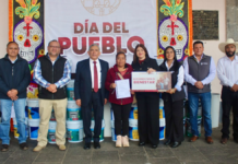Zacatlán entrega apoyos de la Carrera contra el Cáncer de Mama