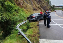 Conductor pierde el control en una curva de la Virreyes-Teziutlán