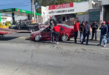 Choca unidad de la ruta M1 contra auto en la carretera a Valsequillo
