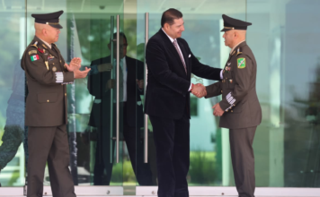 Armenta presencia cambio de mando en la VI Región Militar