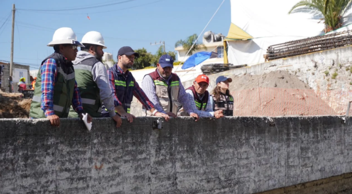 Supervisan construcción del puente vehicular de San Miguel Canoa