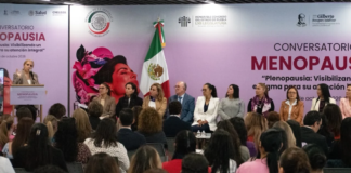 Realizan conversatorio sobre menopausia en el Congreso de Puebla