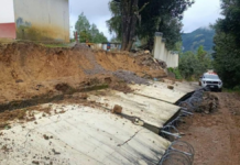 Lluvias derrumban barda de telesecundaria en Ajalpan