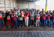 San Pedro Cholula entrega 75 uniformes al personal de limpia