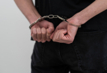 Detienen a cinco hombres por robo a pasajeros en Las Hadas